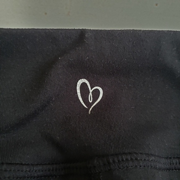 FULL TILT | Sport Capri Leggings | Small - Picture 5 of 8